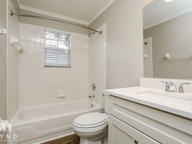1729 Chatham Cir — Photo 13