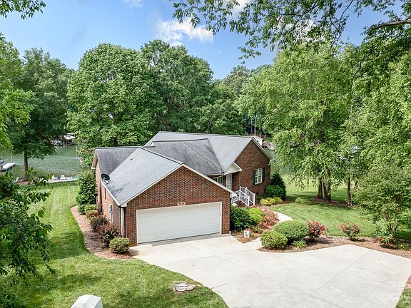 2nd image of 7815 Lucy Ln