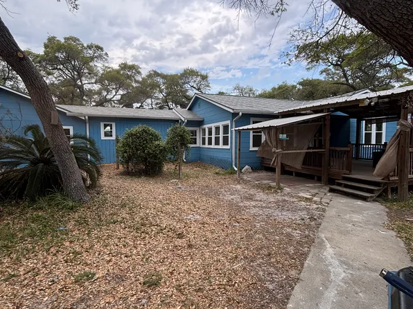 2218 Saunders St, Ingleside, TX 78362