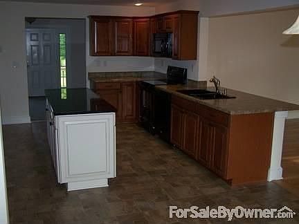 3rd image of 1650 Kings Hwy