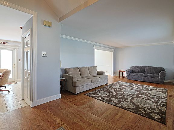 5th image of 1526 Gainesboro Dr