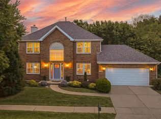 1548 Clayton Woods Ct, Ballwin, MO