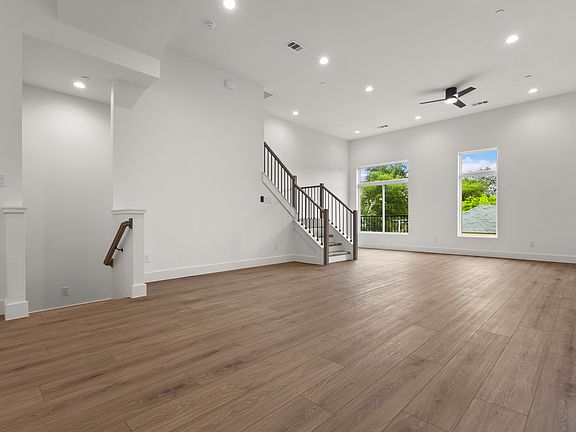 4th image of 2203 Hondo Ave #202
