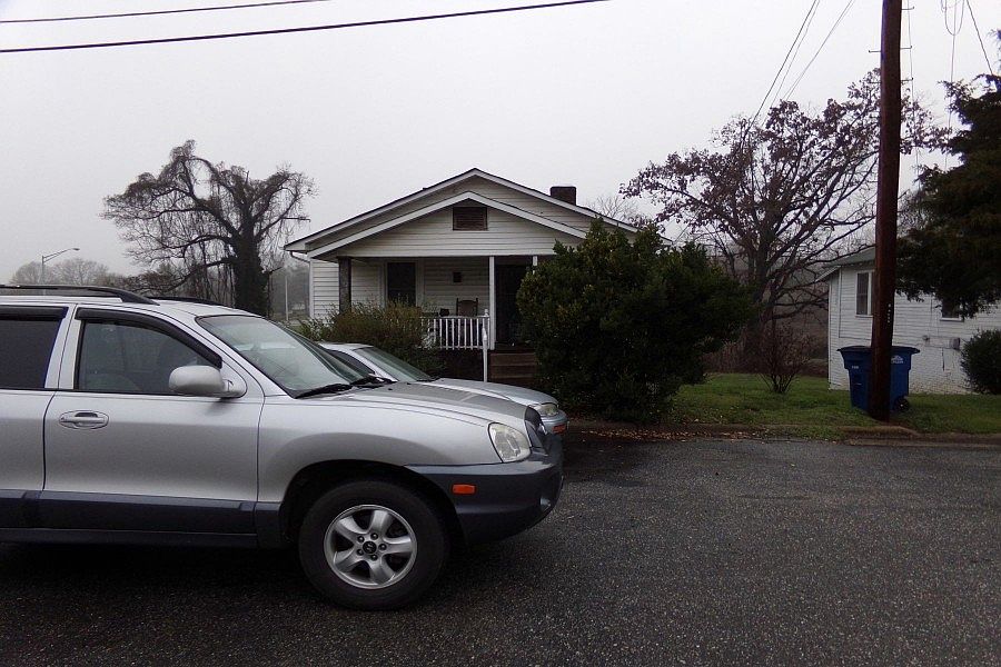 1st image of 904 McLaughlin St
