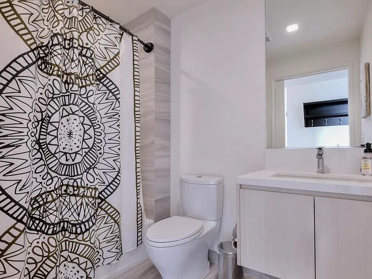 1050 S Grand Ave #810 — Photo 16