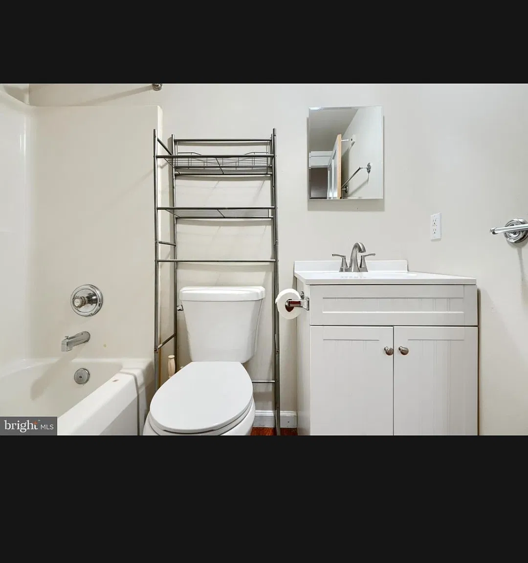 3 bed, $1,600 — Photo 1
