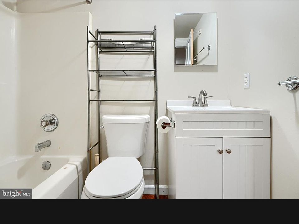 1st image of 359 Old Bayview Rd #1