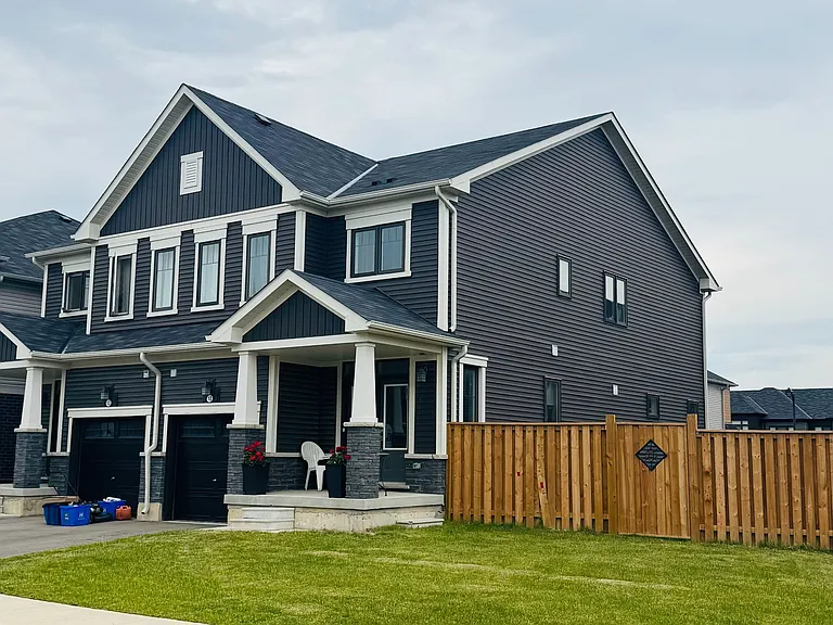 10 Ellis Ave — Photo 1