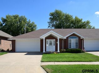 710 Thornridge Acres Dr, Milford, NE 68405