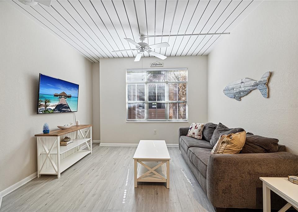 1st image of 2411 W Horatio St Unit 520