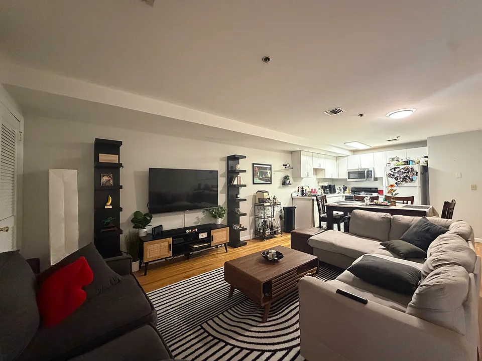 106 Adams St #2