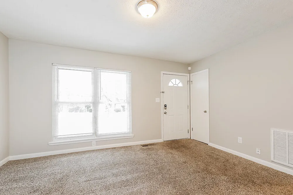 4 bed, 2.0 bath, 1214 sqft, $1,680 — Photo 3