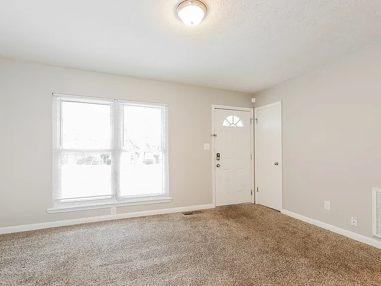 8721 W Bourne Dr — Photo 3