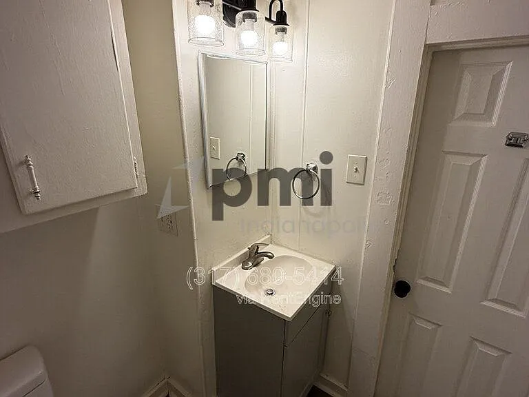 1308 W 4th St — Photo 10