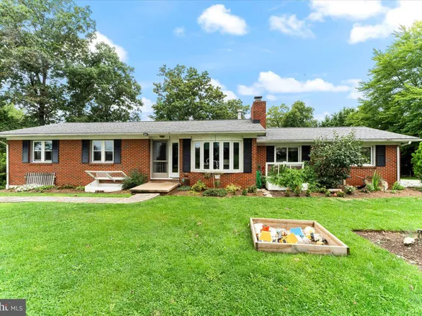 6 King Rd, Cochranville, PA 19330