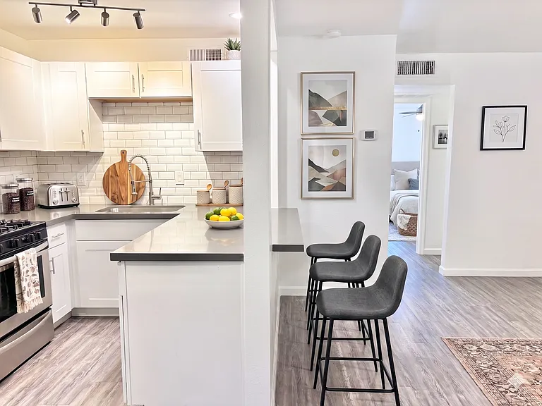 Coronado 137 — Photo 19