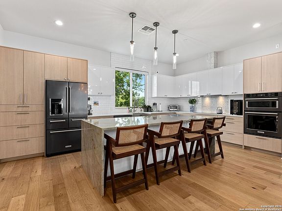 5th image of 310 CLAY ST #7