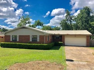 1913 E 11th St, Ada, OK 74820