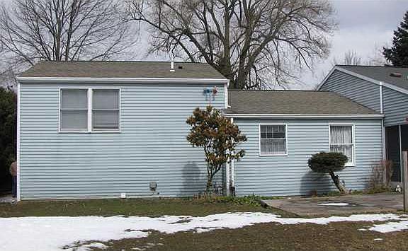 3rd image of 44 Thistlewood Ln