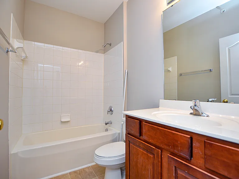 9823 Hyde Glen Ct — Photo 18