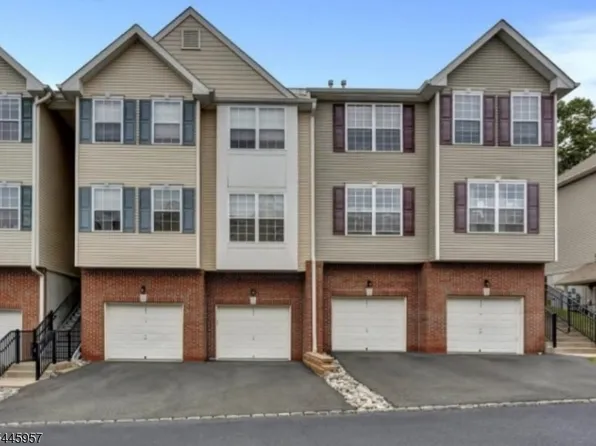 143 Conover Ter #143, Lebanon, NJ 08833