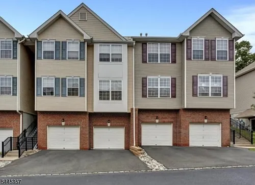 143 Conover Ter #143 Photo 1