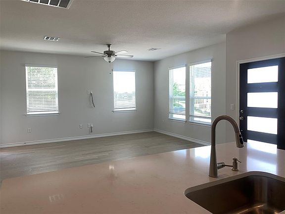 4th image of 4802 Star Jasmine Dr