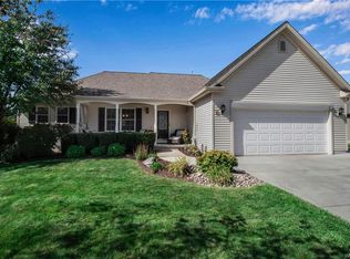 4 Nicholas Ln, Lancaster, NY 14086