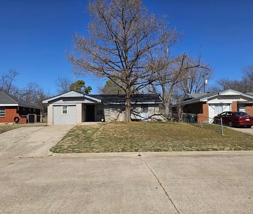 3 bed, 1246 sqft, $1,350 — Photo 1