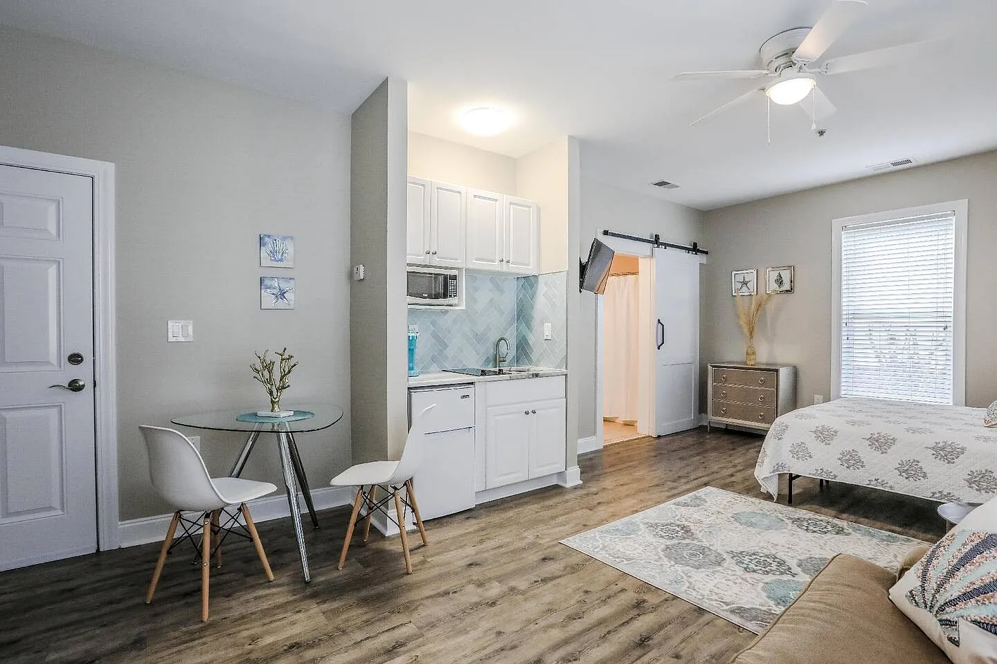 1 bed, $2,385 — Photo 1