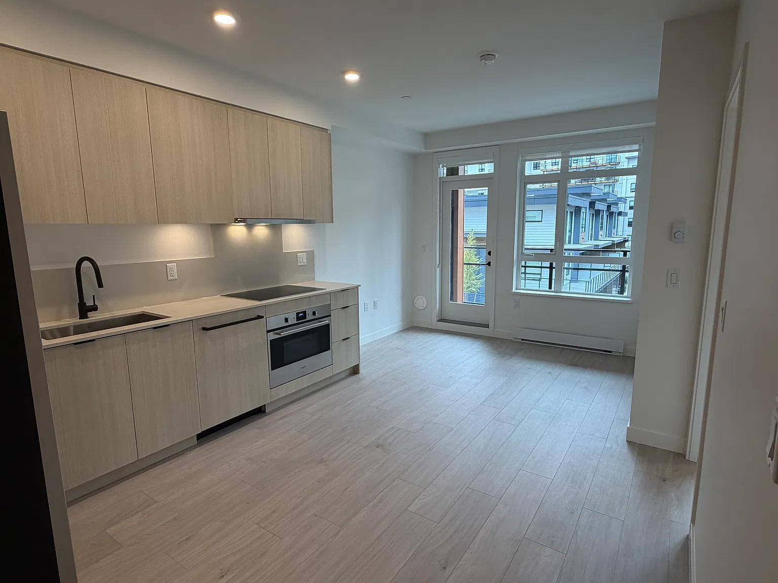 Lytton St, North Vancouver — Photo 1