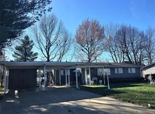 189 Willowood Rd, Litchfield, IL 62056