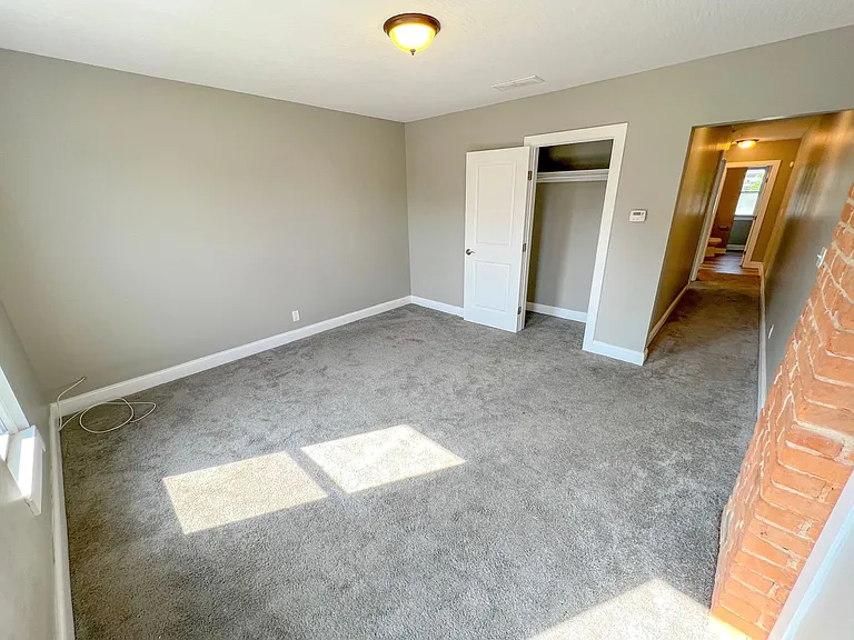 137.5 Avondale Ave — Photo 24