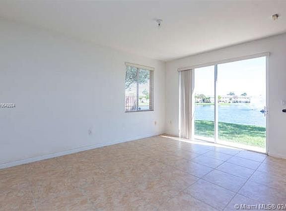 5th image of 2613 SE 14th Ave #392