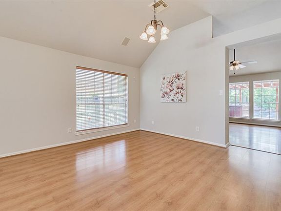4th image of 9731 Knights Dr