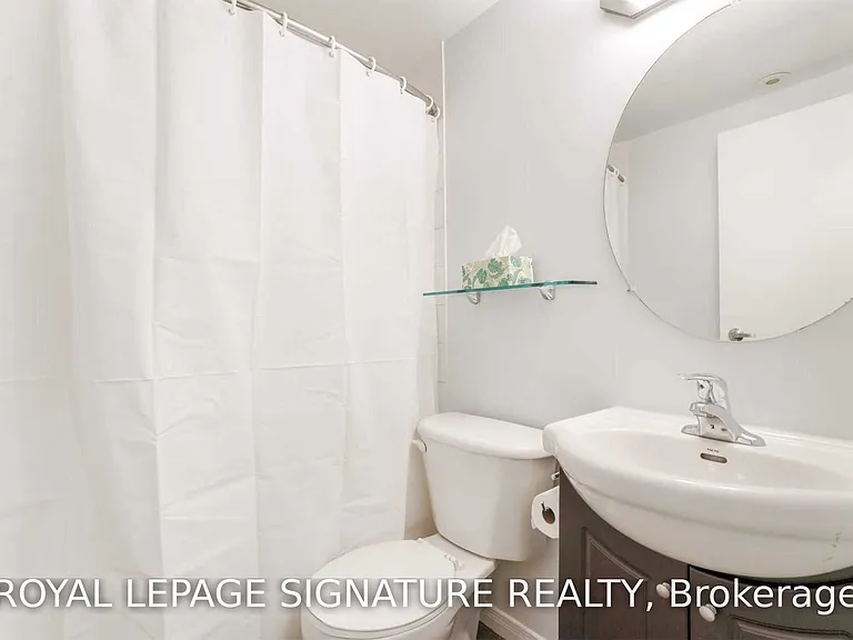 42 Western Battery Rd #704 — Photo 20