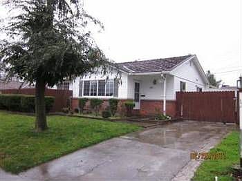 2nd image of 1151 Longcroft St
