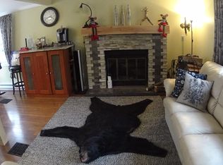 124 Lilac Ct, Dingmans Ferry, PA 18328