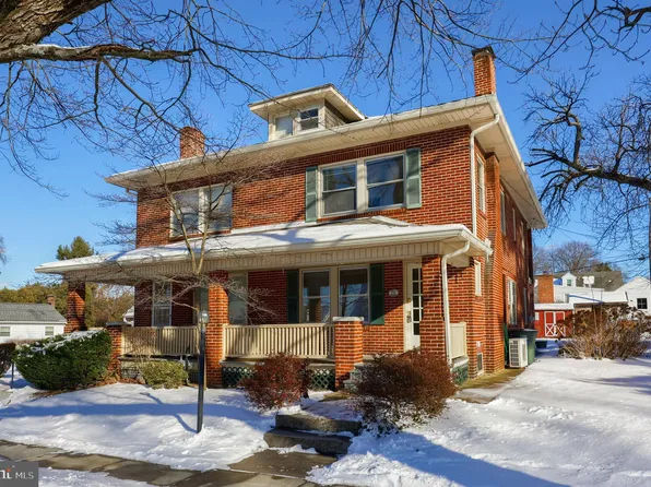 215 Pinehurst Rd, York, PA 17402