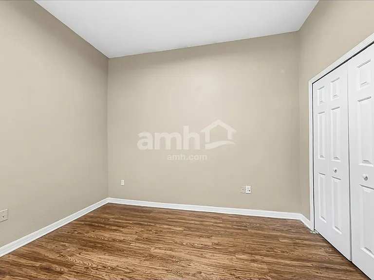 2305 Lawrence Hall St — Photo 12