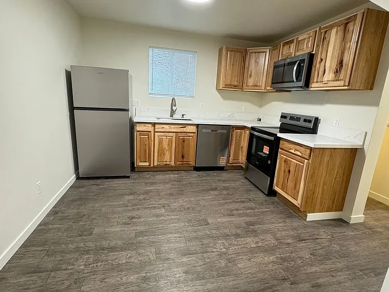 16025 SE Lake Holm Rd — Photo 3