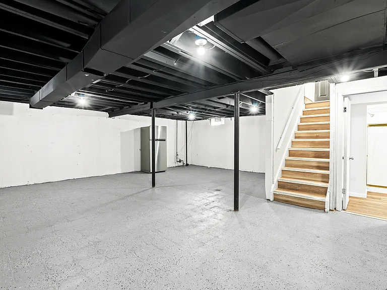 18405 Gillman St — Photo 20