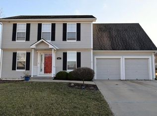 1031 E Cottage Creek Cir, Gardner, KS 66030