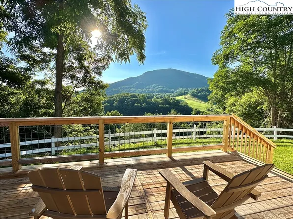898 E 8th Street, West Jefferson, NC 28694