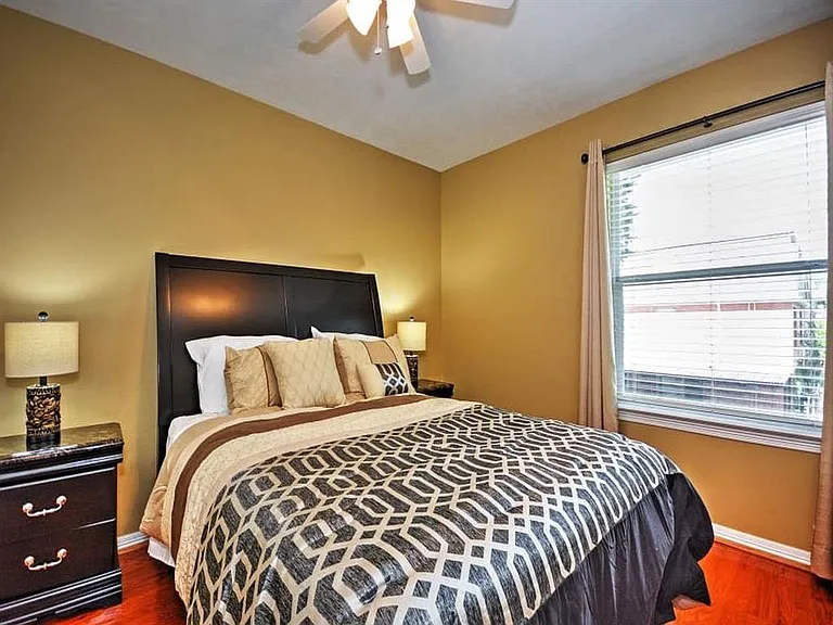 1006A Rochow St — Photo 10