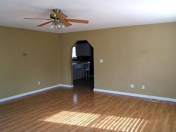 2nd image of 3011 Wynbrooke Dr