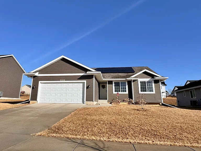 2202 Shady Grove Rd SW — Photo 1
