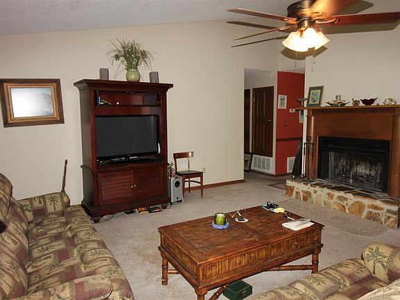 3rd image of 1312 Calcutta Dr