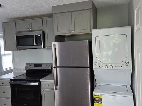 3rd image of 1416 Richmond Ave