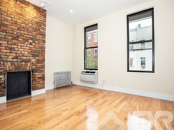 2nd image of 67 Diamond St #2B